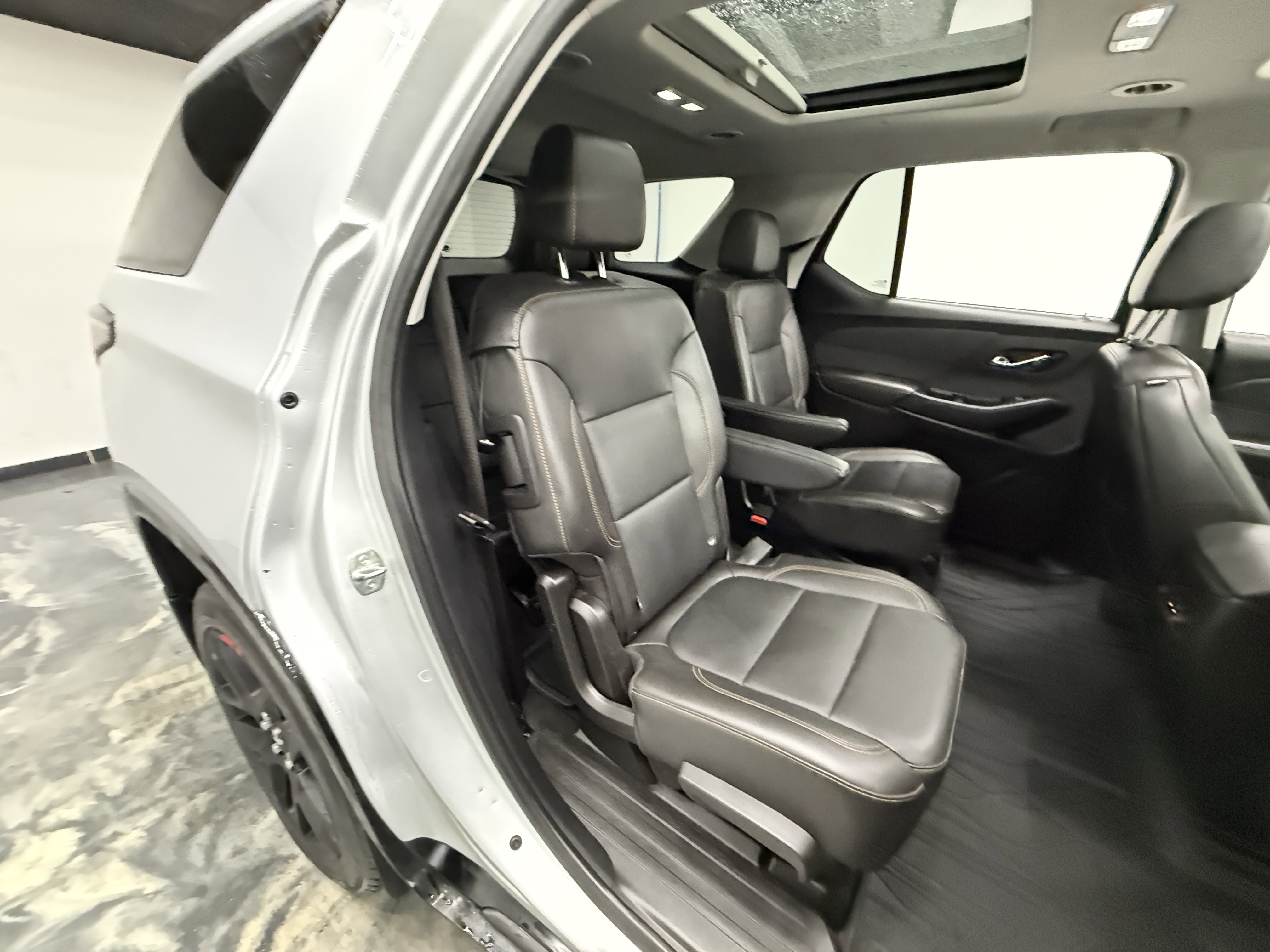 Used 2021 Chevrolet Traverse Premier w/ Redline Edition AWD/4WD image 28