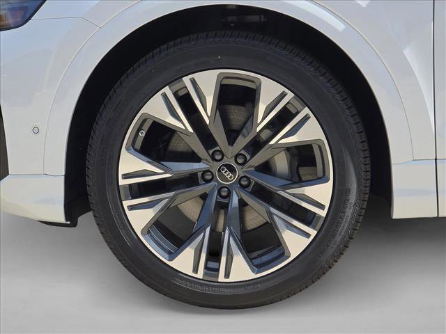 New 2026 Audi Q8 Premium Plus w/ Premium Plus Package AWD/4WD image 9