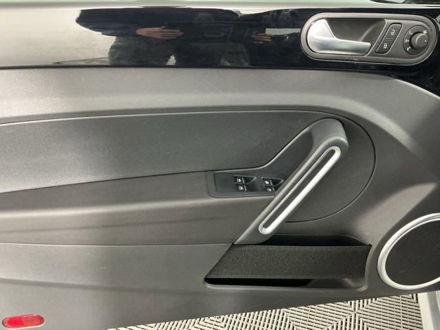 Used 2013 Volkswagen Beetle 2.0T image 22