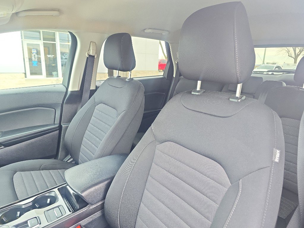 Used 2020 Ford Edge SE w/ Cargo Accessory Package image 12