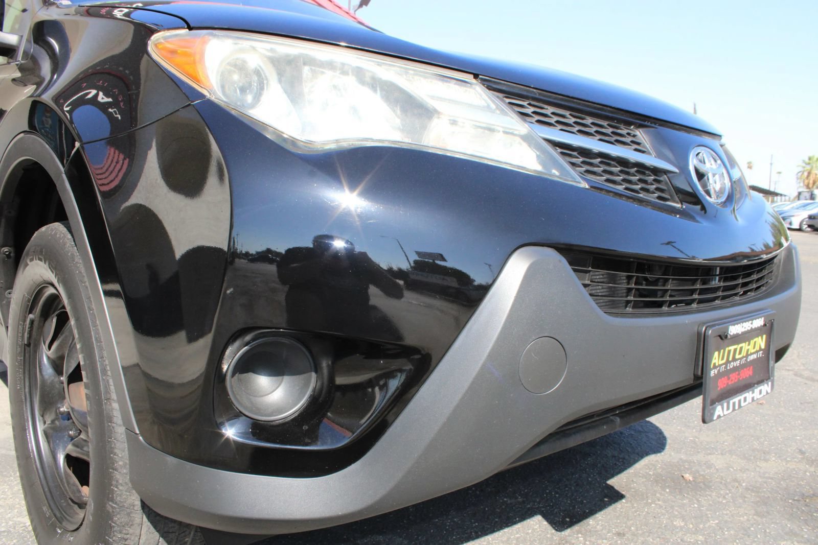 Used 2013 Toyota RAV4 LE FWD image 4