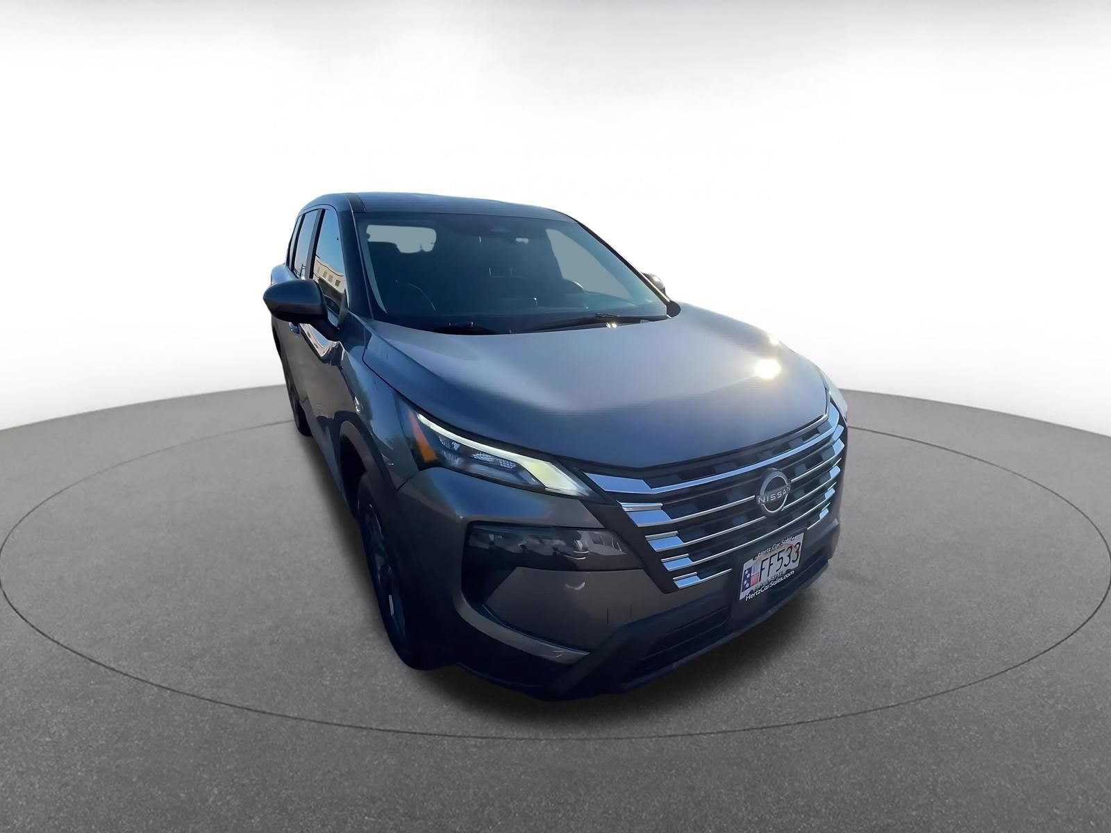Used 2025 Nissan Rogue SV AWD/4WD image 3