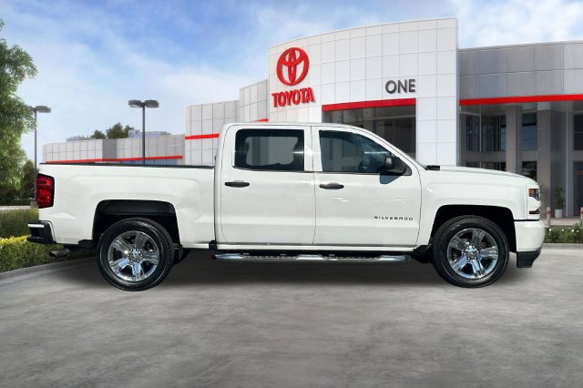 Used 2018 Chevrolet Silverado 1500 Custom w/ Custom Value Package RWD image 3