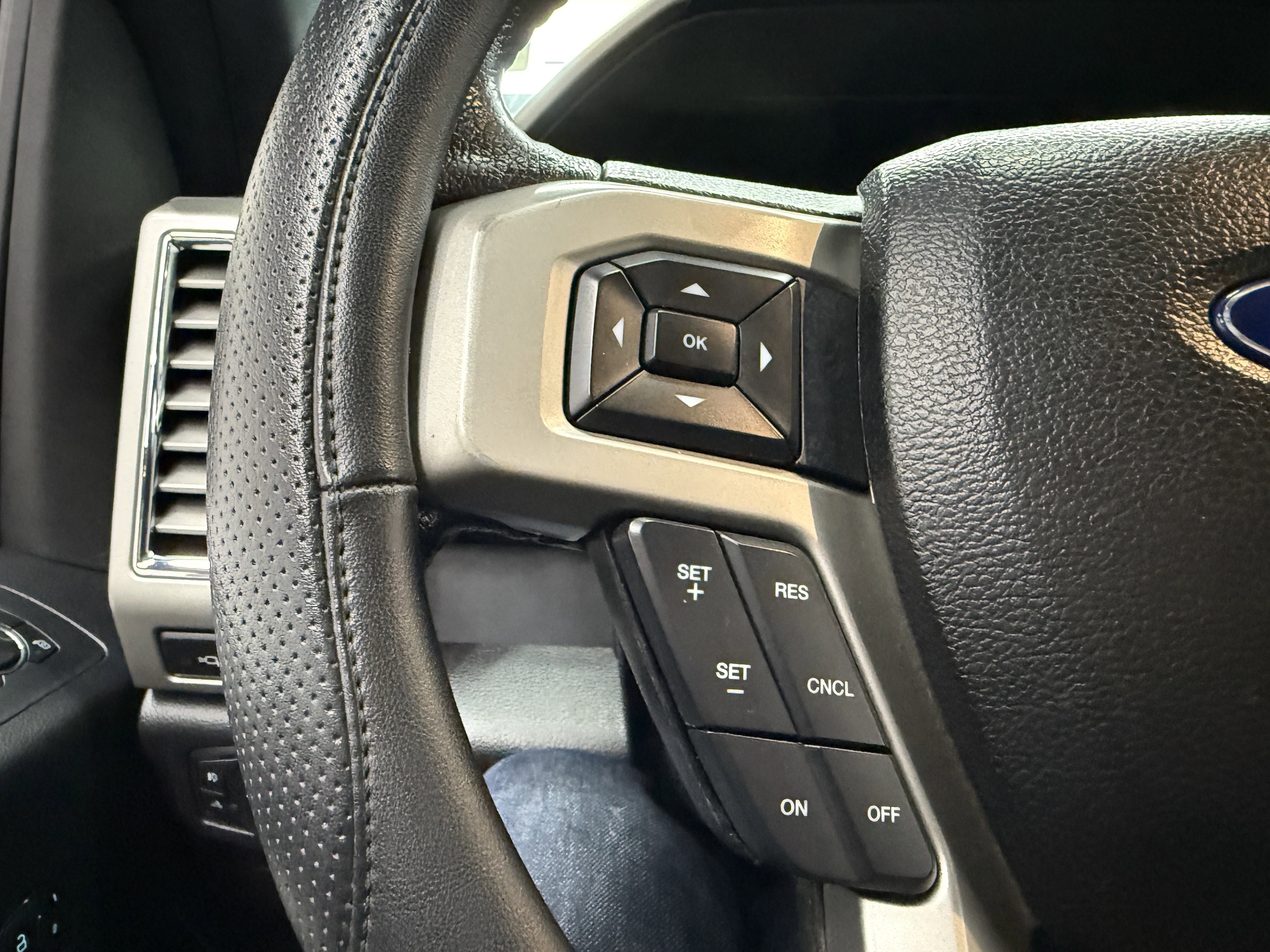 Used 2016 Ford F150 Lariat w/ Equipment Group 502A Luxury image 15
