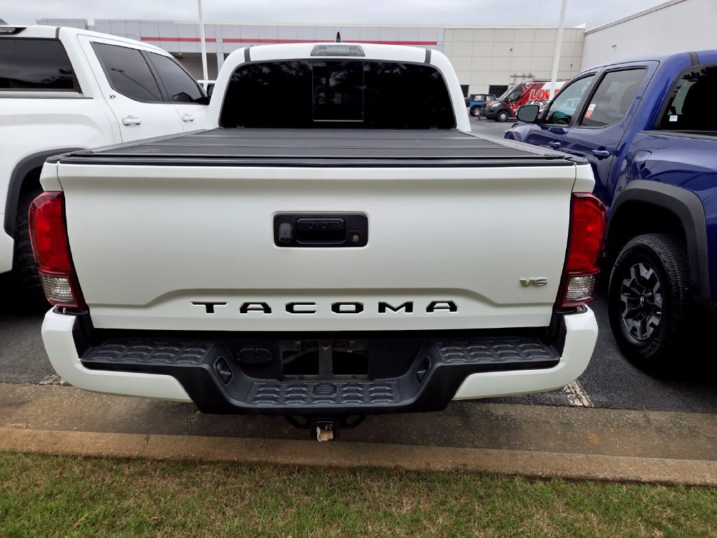 Used 2019 Toyota Tacoma TRD Sport AWD/4WD image 8