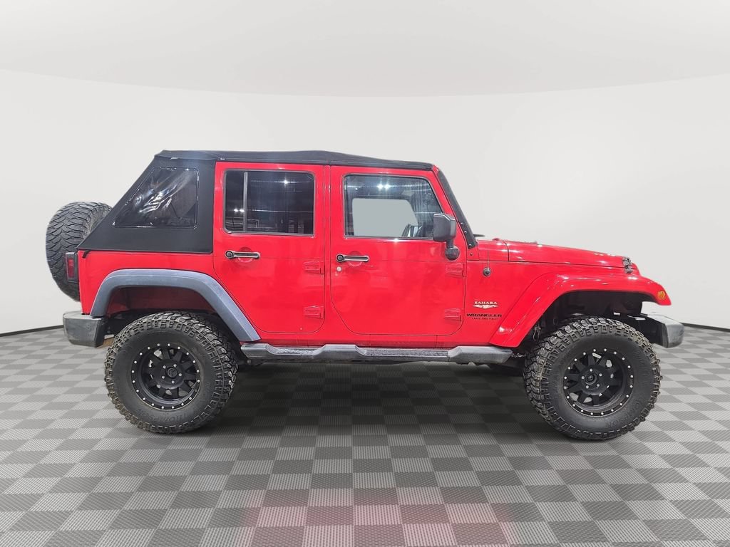Used 2015 Jeep Wrangler Unlimited Sahara w/ Connectivity Group AWD/4WD image 8