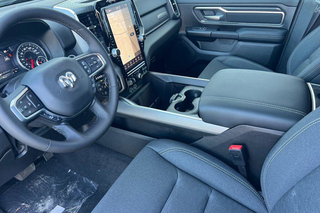 New 2026 RAM 1500 Big Horn AWD/4WD image 9