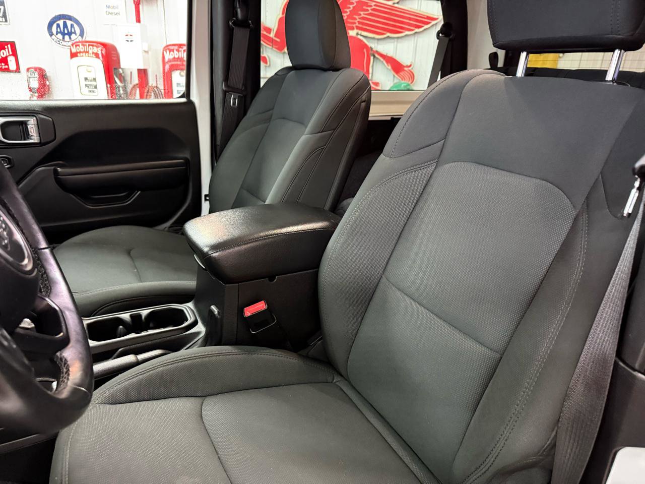 Used 2021 Jeep Wrangler Sport image 15