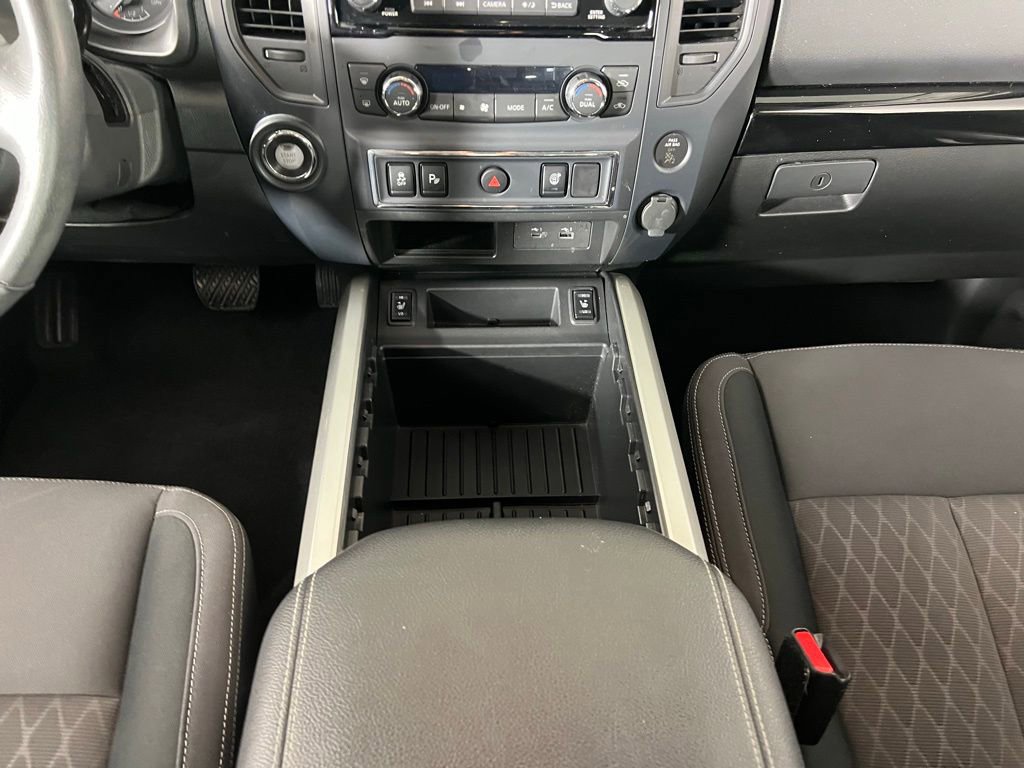 Used 2024 Nissan Titan SV w/ SV Convenience Package image 17