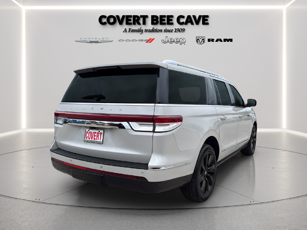 Used 2023 Lincoln Navigator L Reserve AWD/4WD image 7