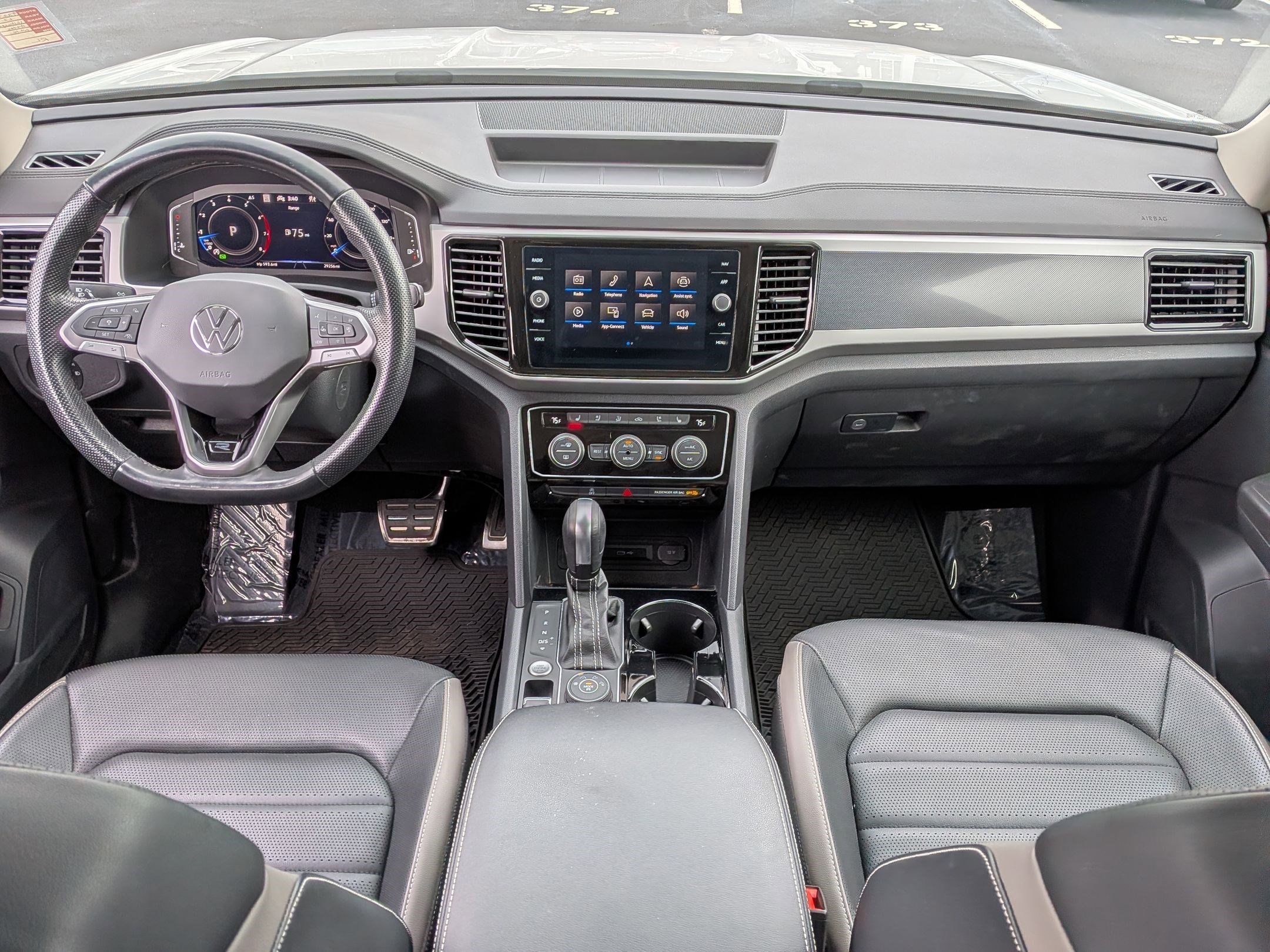 Used 2022 Volkswagen Atlas SEL Premium image 31