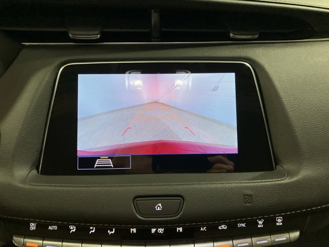 Used 2020 Cadillac XT4 Luxury w/ Cold Weather Package image 16