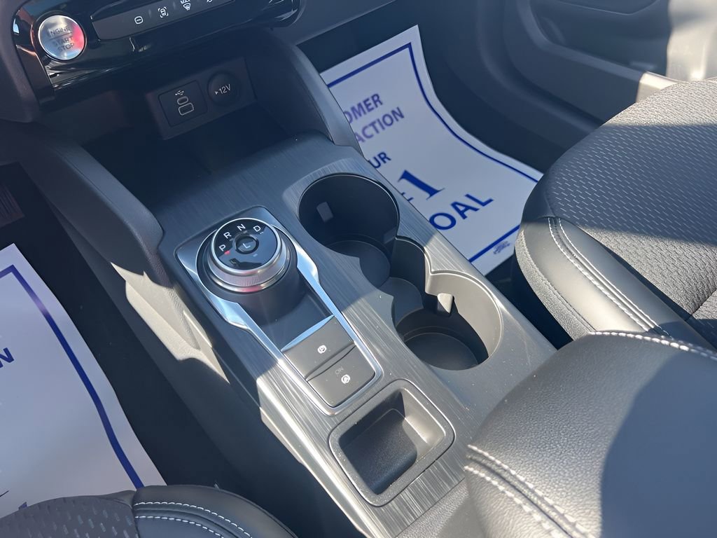 New 2025 Ford Escape SE w/ Class II Trailer Tow Package image 26