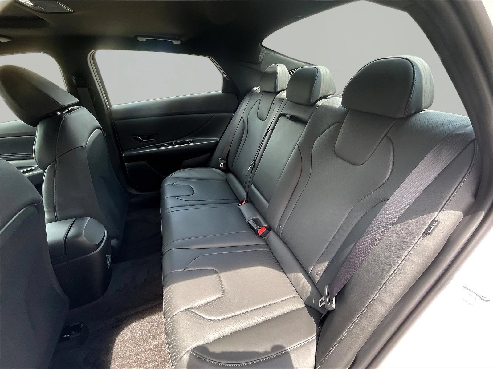 New 2026 Hyundai Elantra SEL Sport FWD image 18