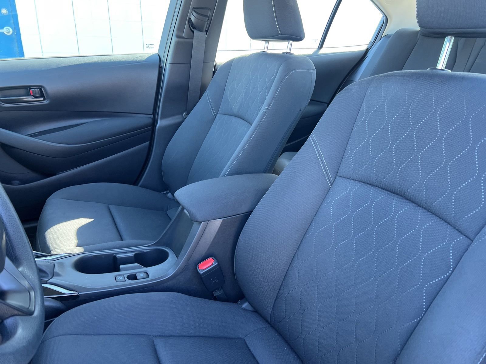 Used 2025 Toyota Corolla LE image 8