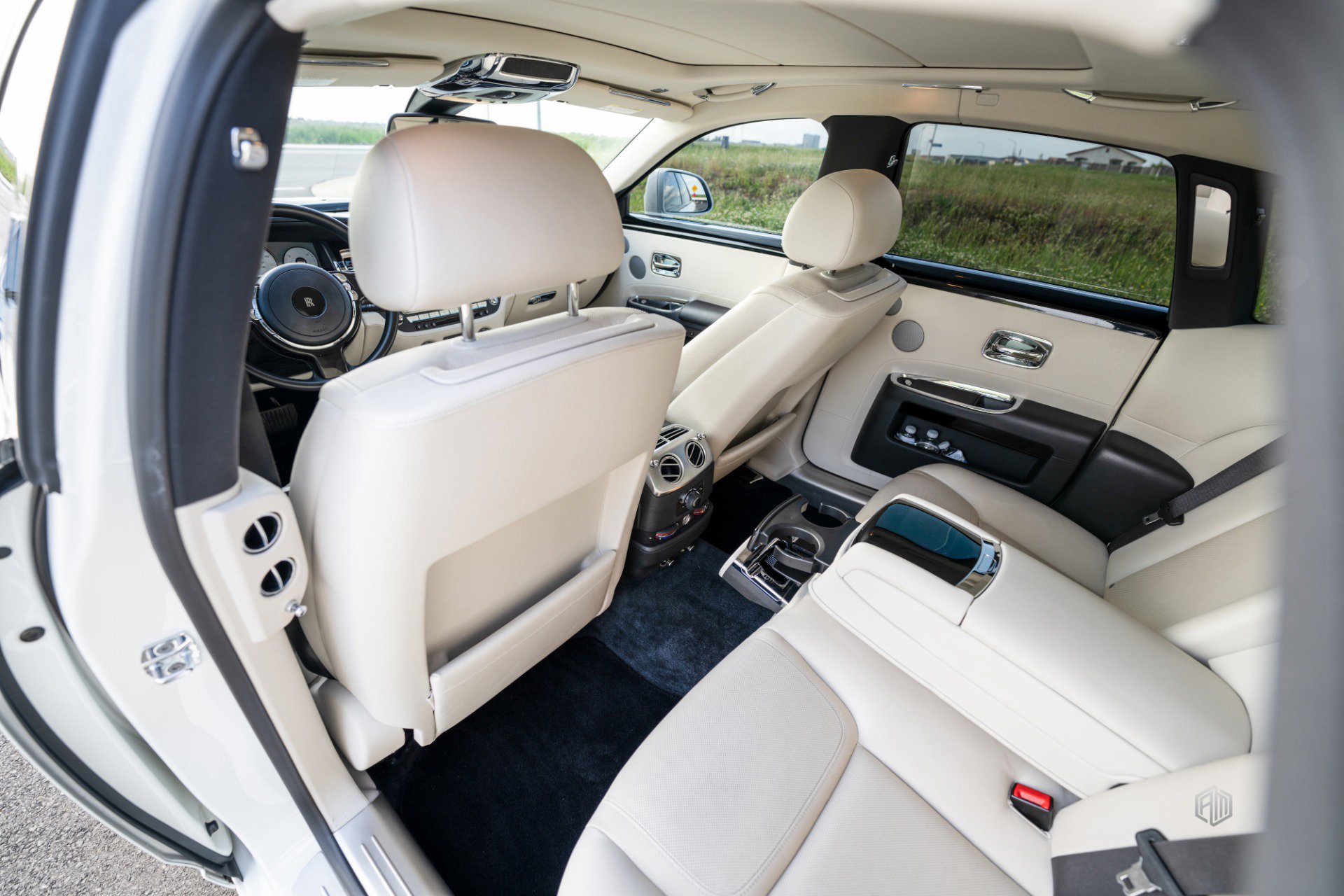 Used 2016 Rolls-Royce Ghost image 28