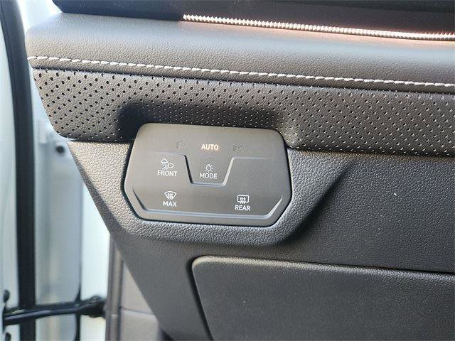 New 2026 Volkswagen Atlas Cross Sport SEL Premium R-Line image 17