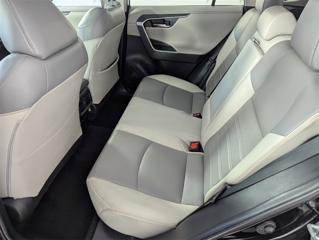 Used 2022 Toyota RAV4 Limited image 14