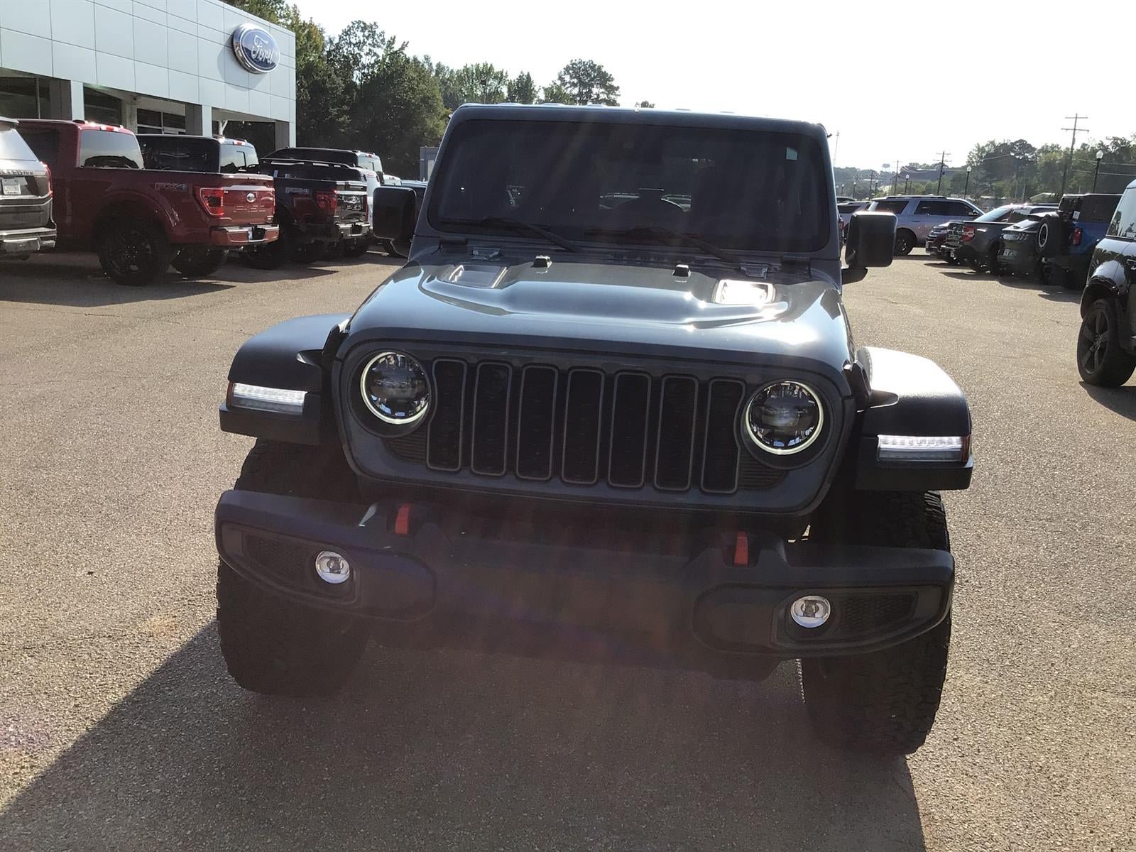 Used 2024 Jeep Wrangler Unlimited Rubicon AWD/4WD image 5