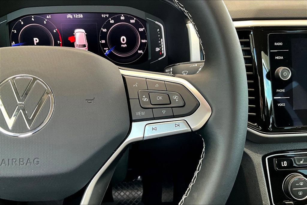Used 2023 Volkswagen Atlas SE image 25