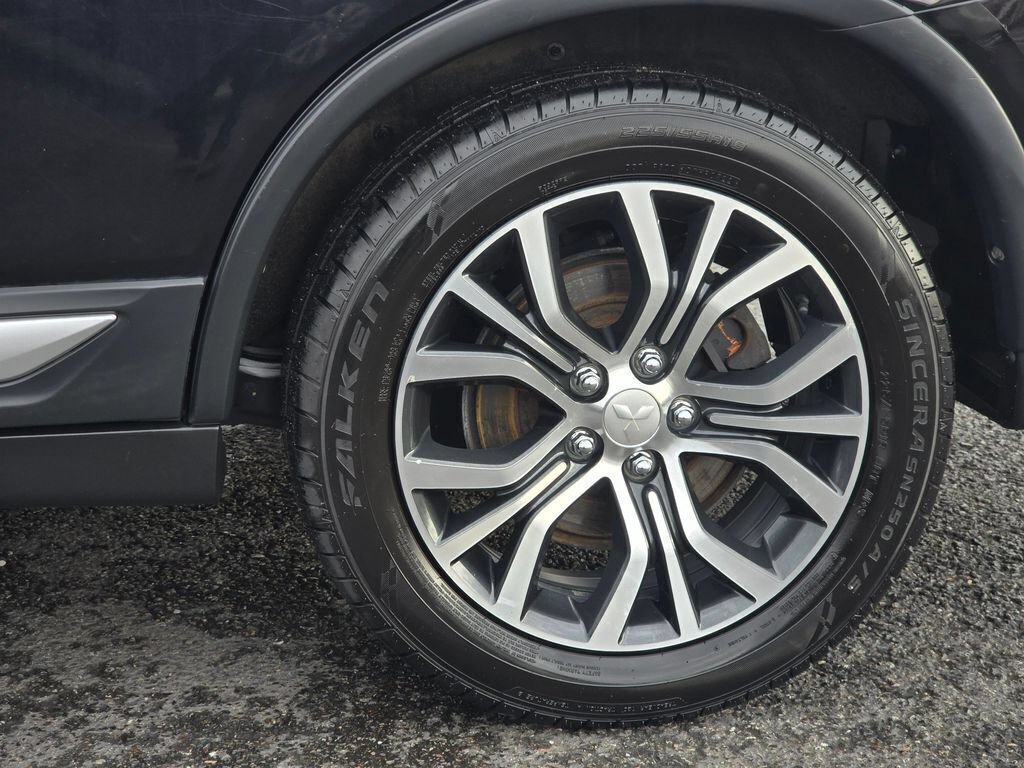 Used 2018 Mitsubishi Outlander ES FWD image 12