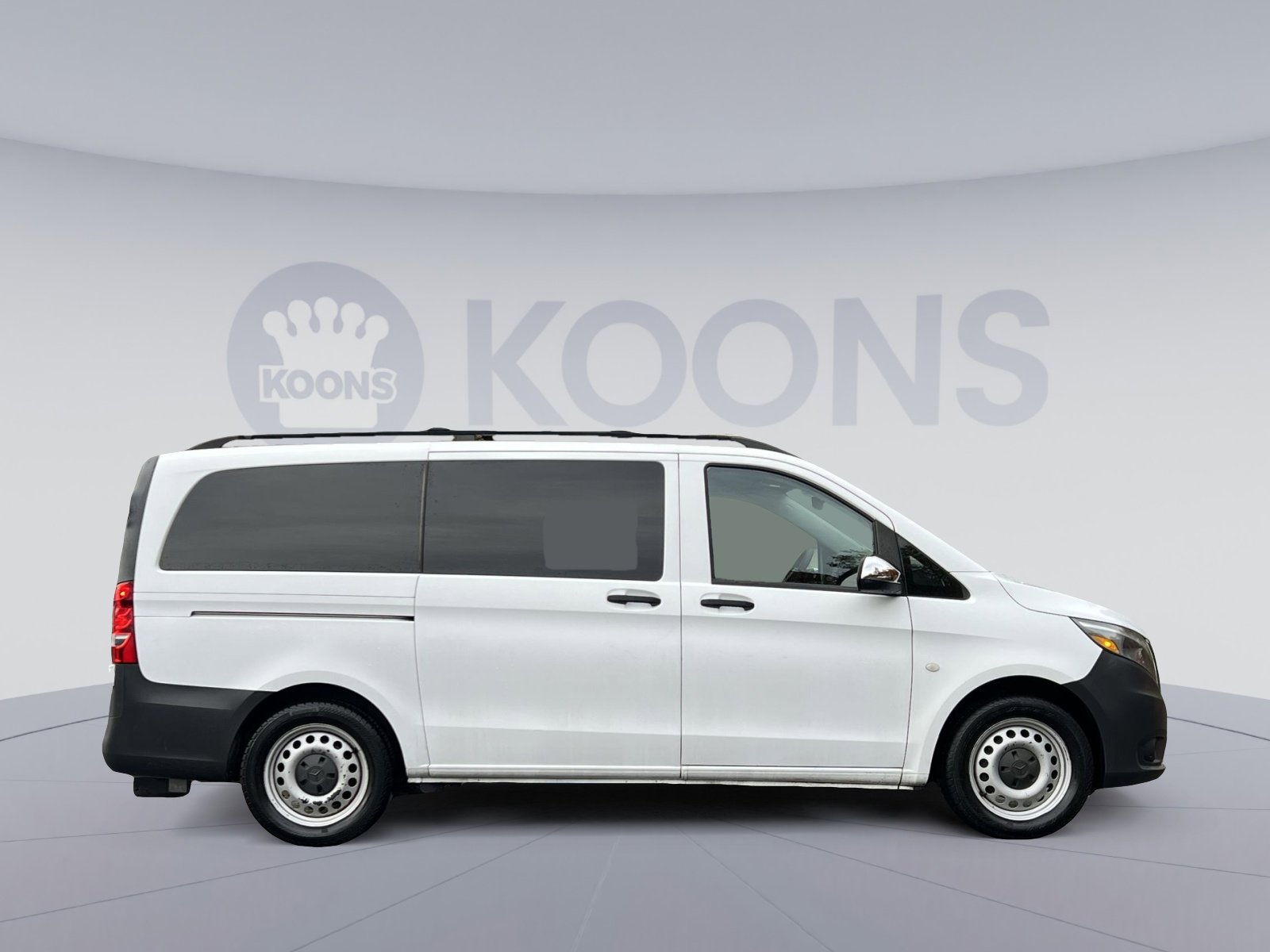 Used 2016 Mercedes-Benz Metris Passenger image 7