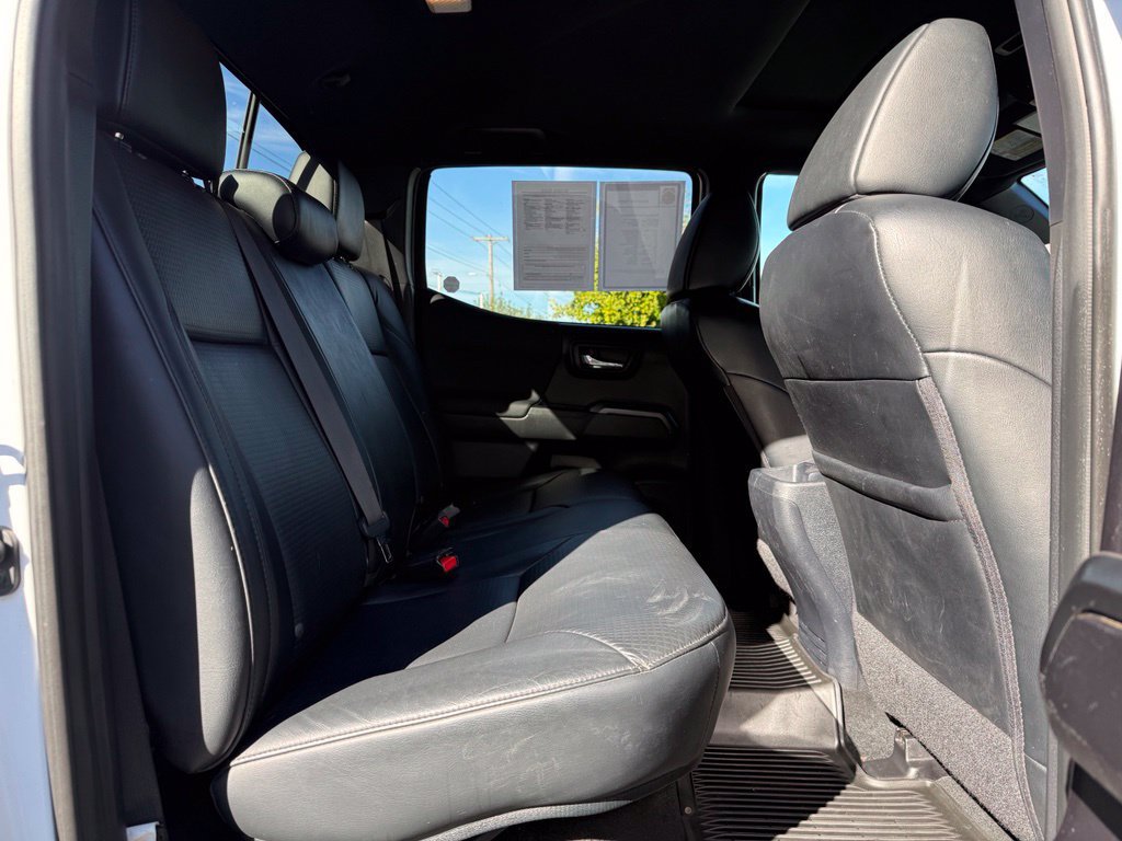 Used 2020 Toyota Tacoma TRD Off-Road w/ TRD Premium Off Road Package AWD/4WD image 18