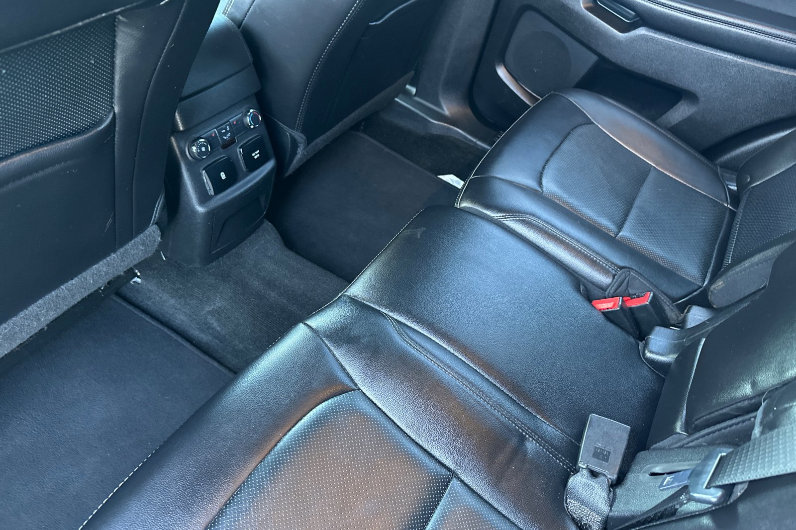 Used 2017 Ford Explorer Limited image 13