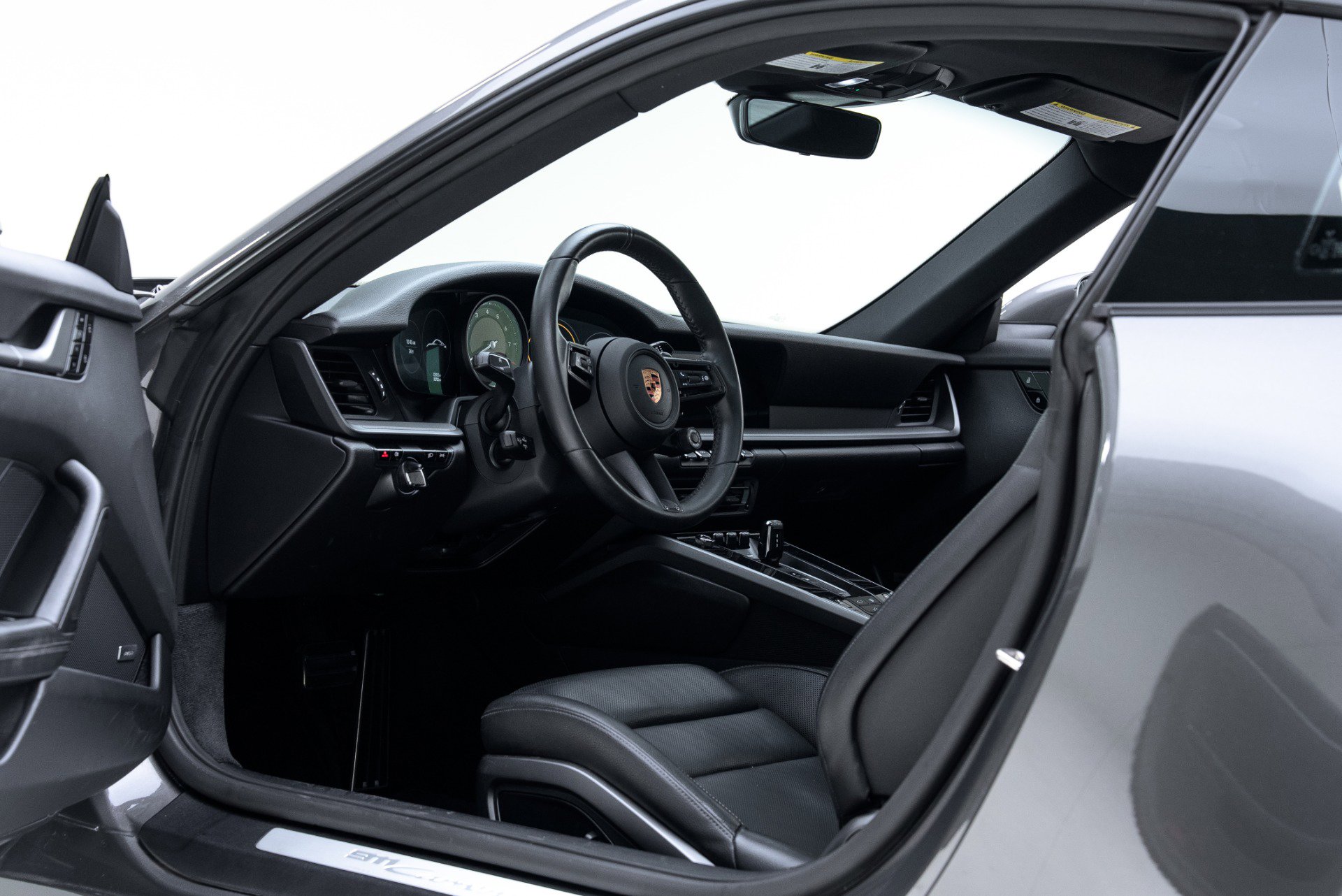 Used 2020 Porsche 911 Carrera RWD image 2