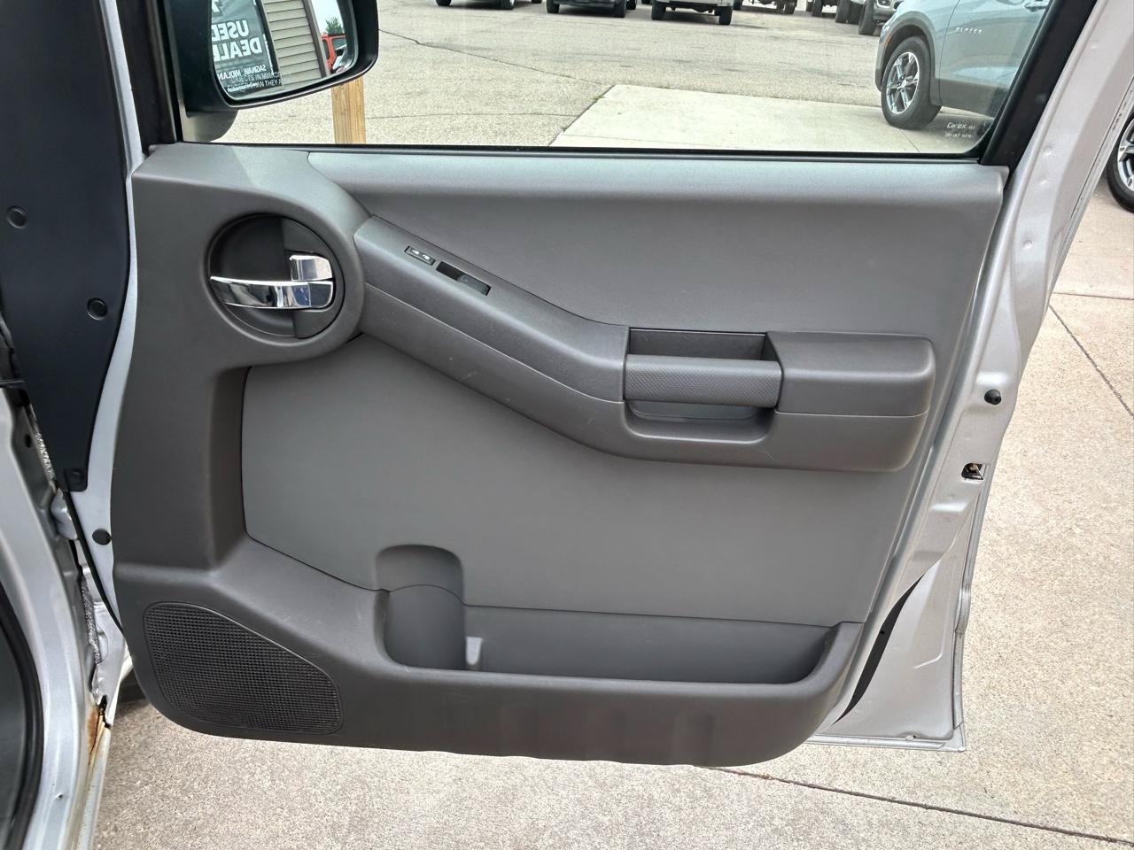 Used 2013 Nissan Xterra S AWD/4WD image 16