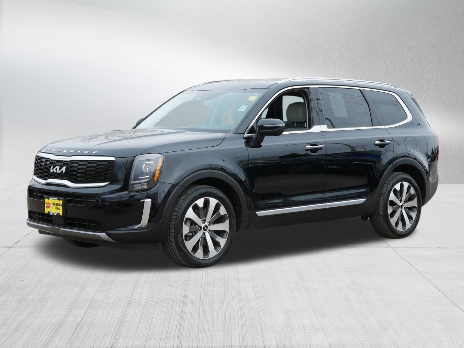 Certified 2022 Kia Telluride S image 3