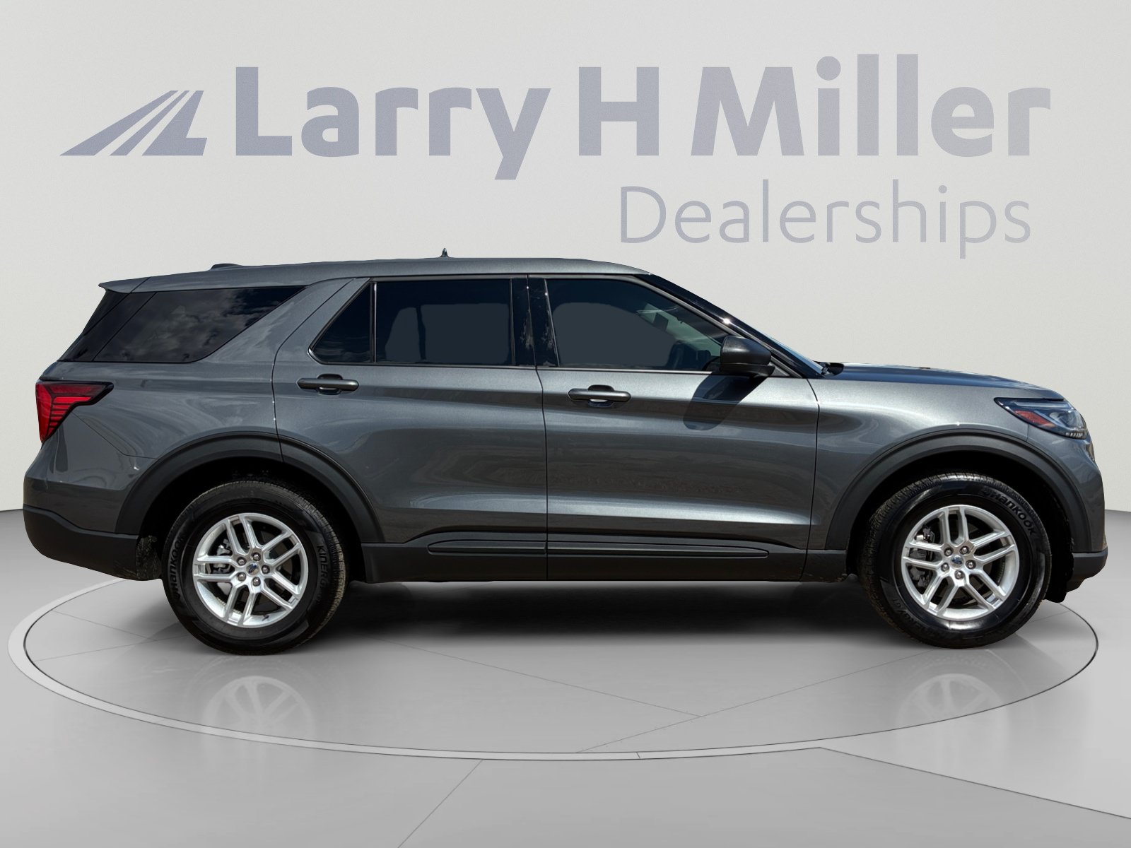 Used 2026 Ford Explorer Active AWD/4WD image 6