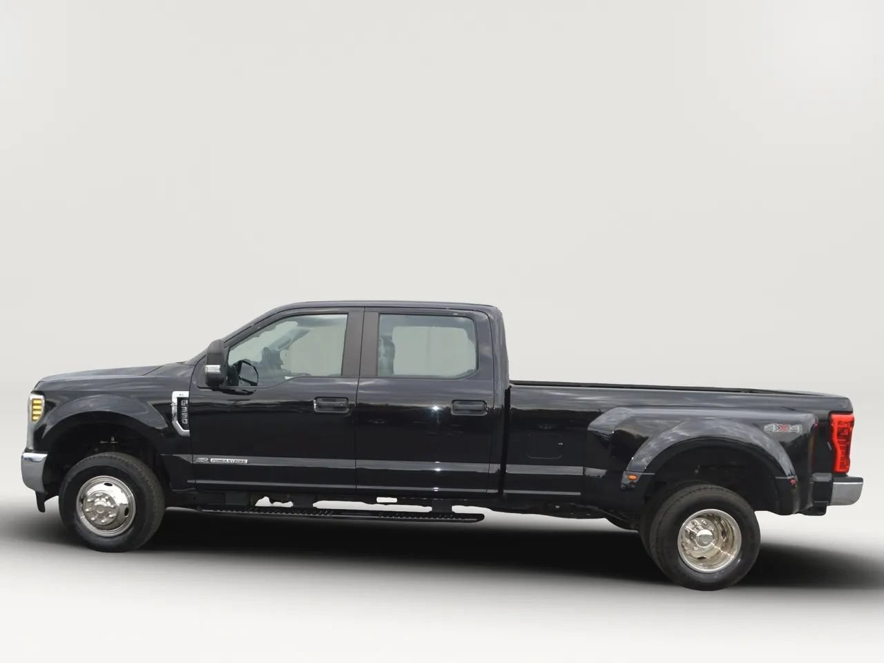 Used 2019 Ford F350 XL w/ Power Equipment Group AWD/4WD image 3