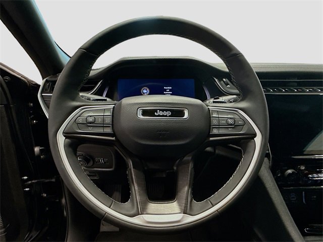 Used 2024 Jeep Grand Cherokee Limited image 10