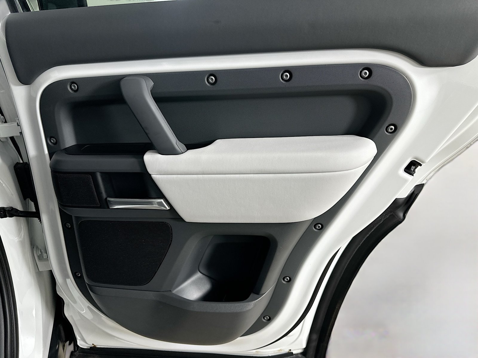 New 2026 Land Rover Defender 130 X-Dynamic SE AWD/4WD image 42
