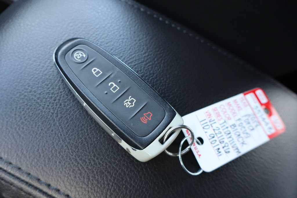 Used 2018 Ford Focus Titanium FWD image 38