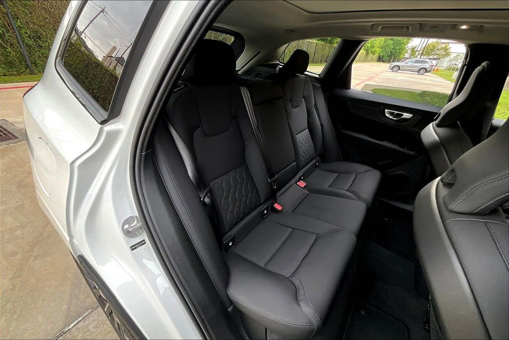 New 2026 Volvo XC60 B5 Plus w/ Protection Package Premier AWD/4WD image 16