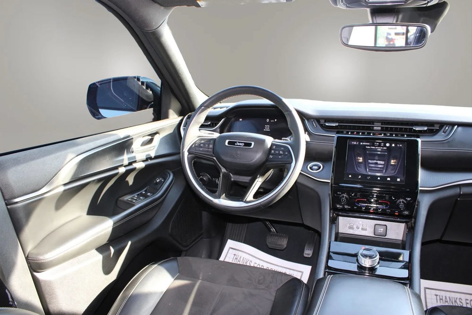 Used 2023 Jeep Grand Cherokee L Laredo RWD image 23