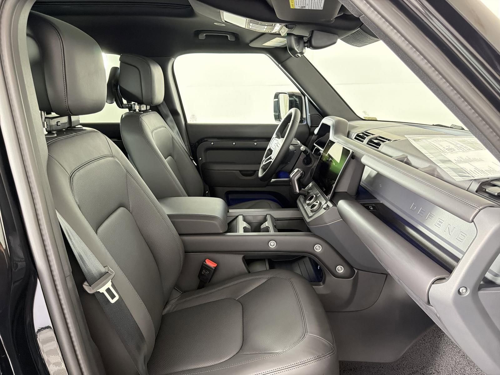 New 2026 Land Rover Defender 110 X-Dynamic SE image 31