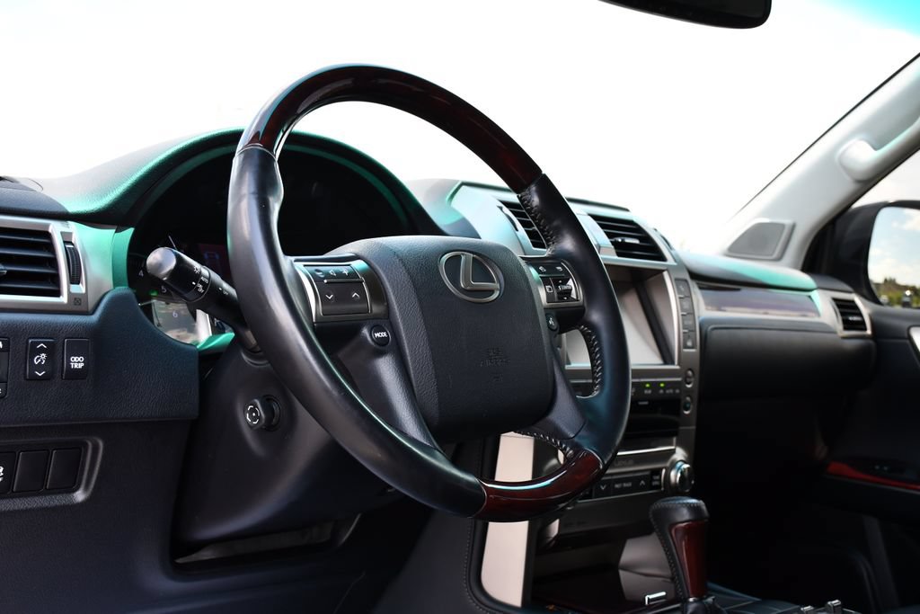 Used 2018 Lexus GX 460 Premium AWD/4WD image 16