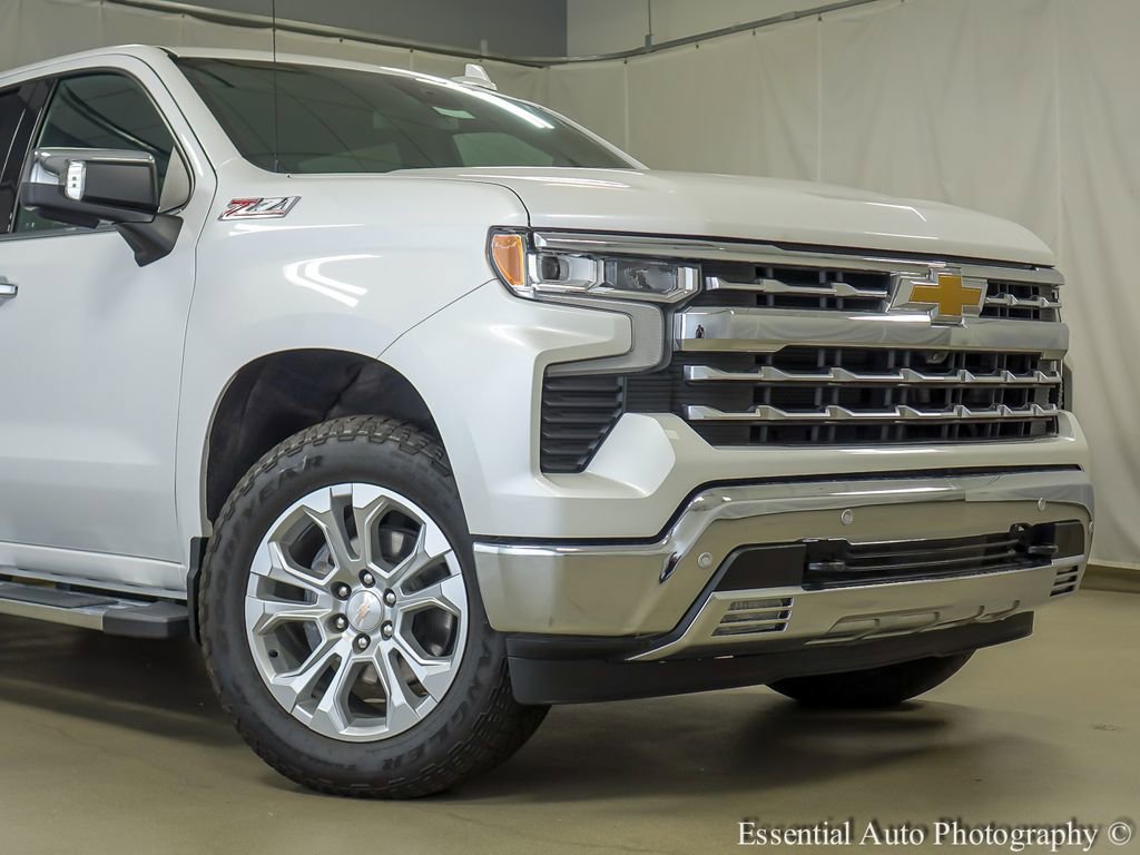 Used 2024 Chevrolet Silverado 1500 LTZ w/ LTZ Convenience Package II AWD/4WD image 3