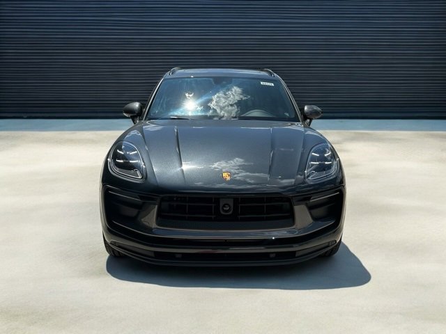 Certified 2025 Porsche Macan image 10