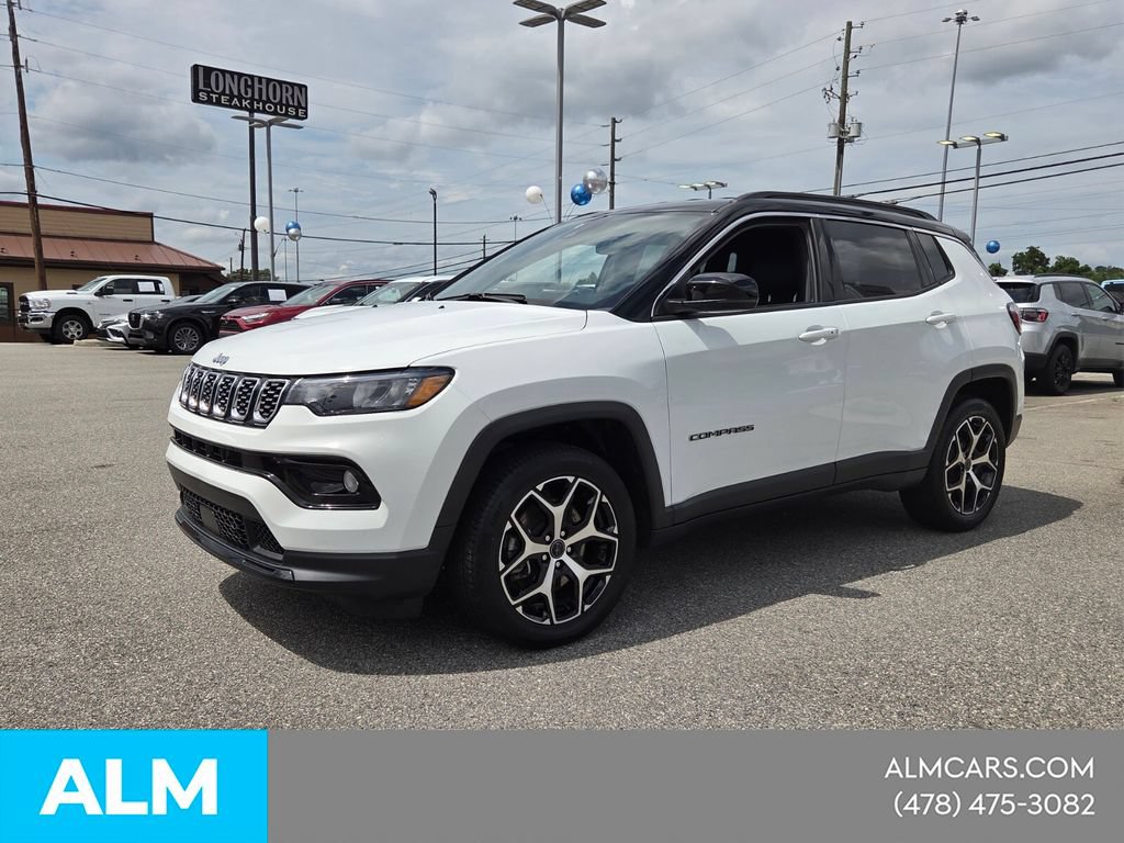 Used 2025 Jeep Compass Limited AWD/4WD image 3