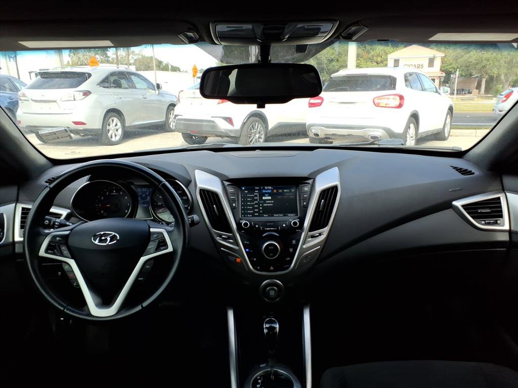 Used 2017 Hyundai Veloster Value Edition image 18
