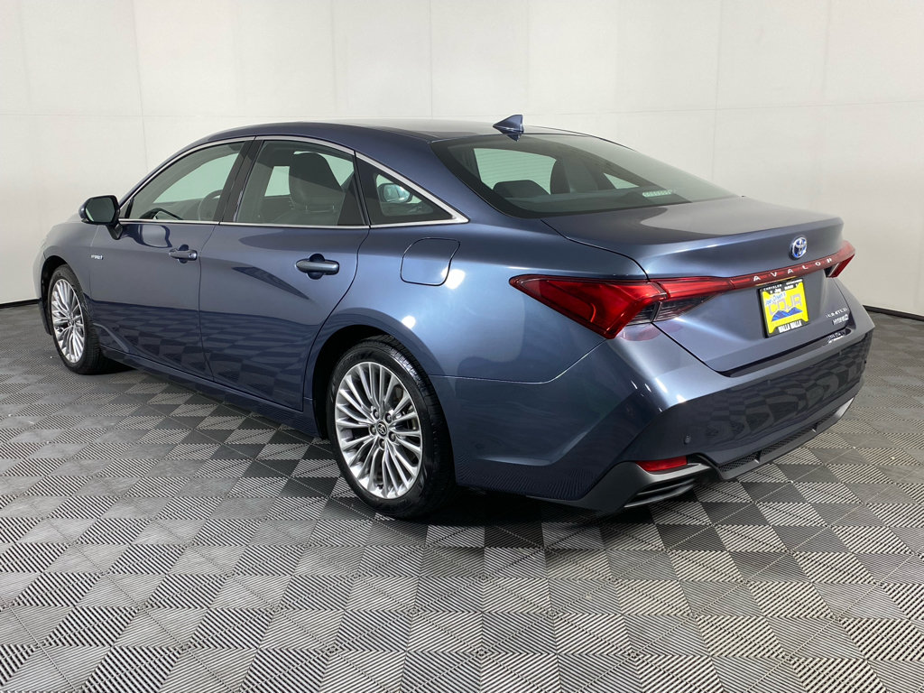 Used 2021 Toyota Avalon Limited w/ Advanced Safety Package FWD image 12