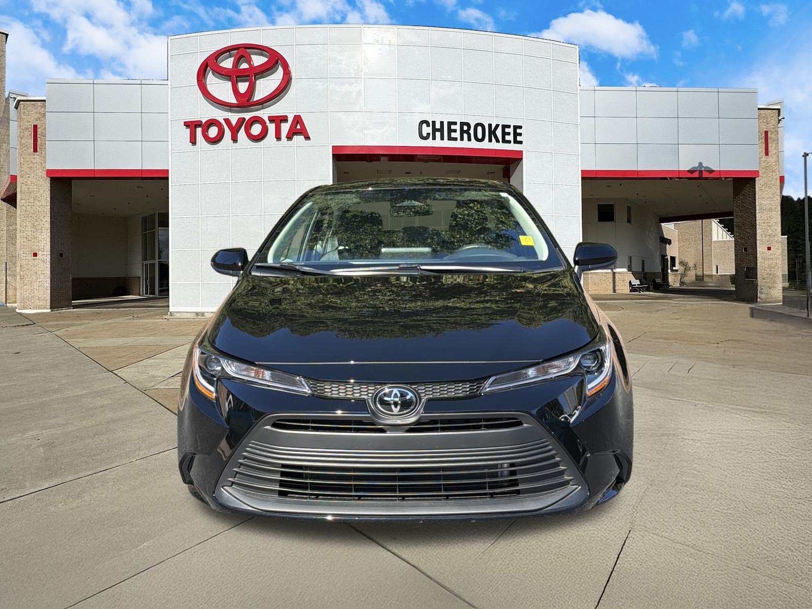 Used 2026 Toyota Corolla LE FWD image 2
