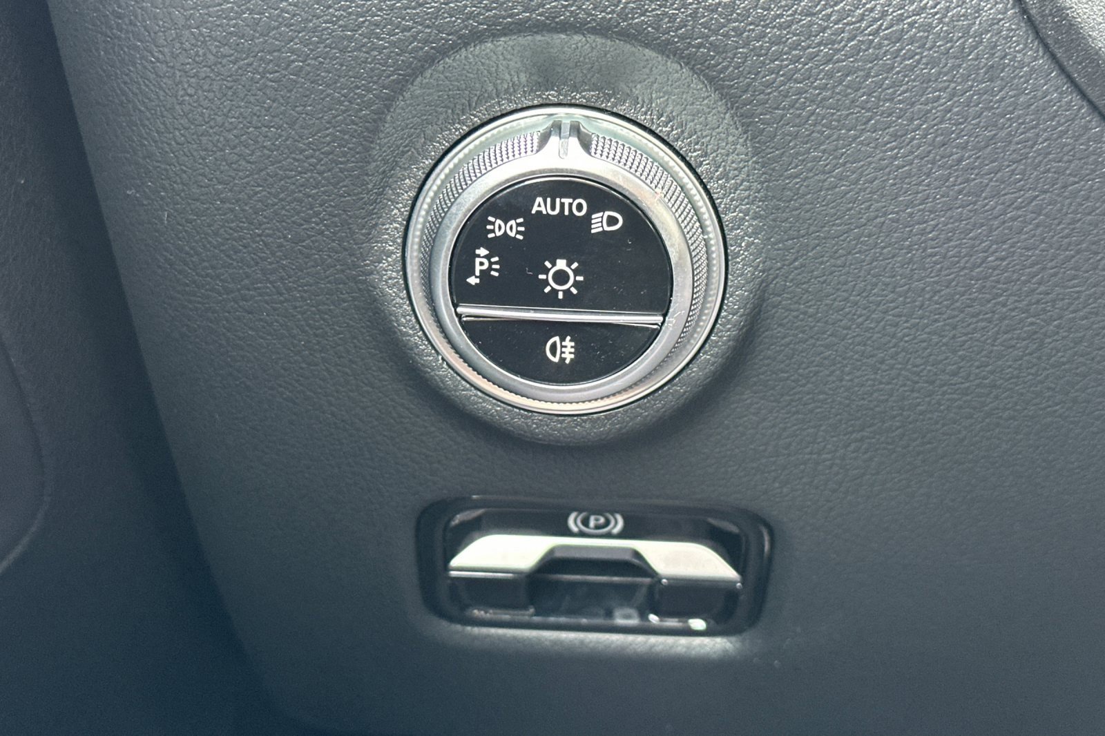 Certified 2025 Mercedes-Benz C 300 Sedan image 30