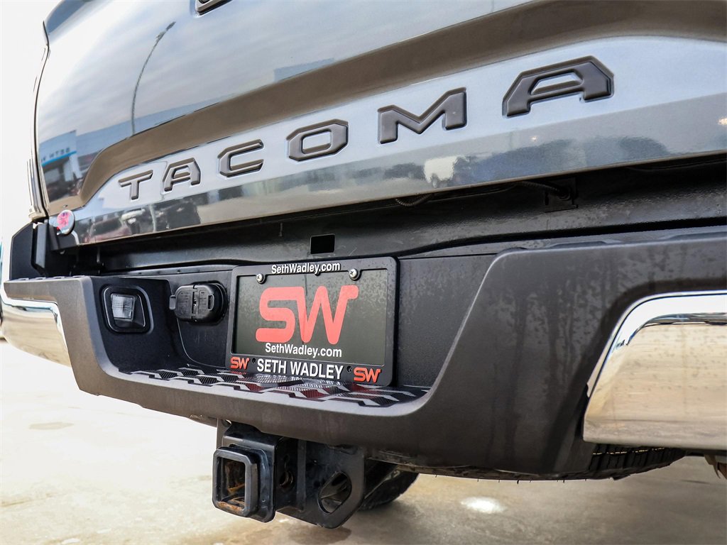 Used 2021 Toyota Tacoma TRD Off-Road image 12