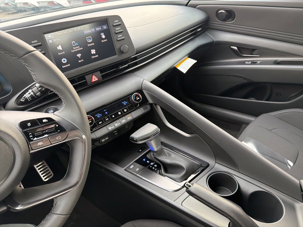 New 2025 Hyundai Elantra Sport image 25