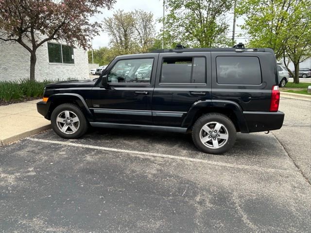Used 2008 Jeep Commander Sport AWD/4WD image 5